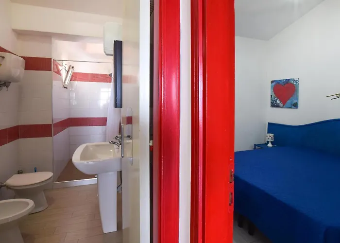 2 Bedroom Lovely In Apartamento Parghelia