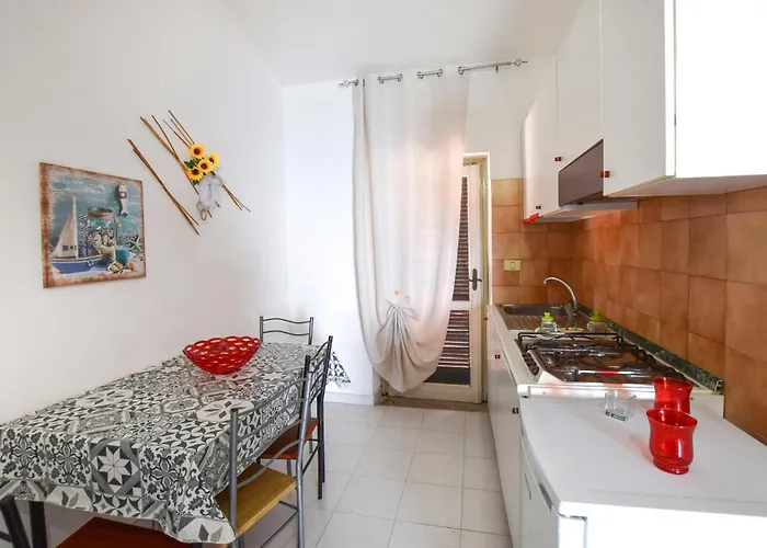 דירה 2 Bedroom Lovely In פרגליה